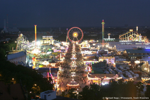 Oktoberfest by night, copyright Michael Nagy, Presseamt Stadt München